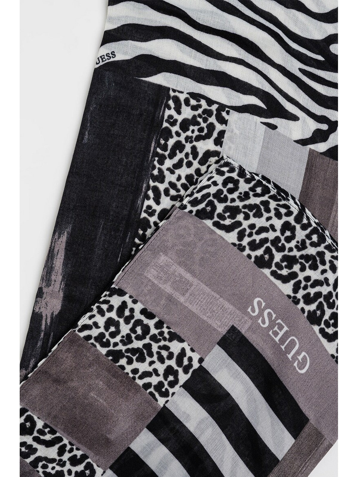 GUESS Foulard Donna Kefiah 130X130 AW9990 POL03 BLA Nero gioboutiqueweb