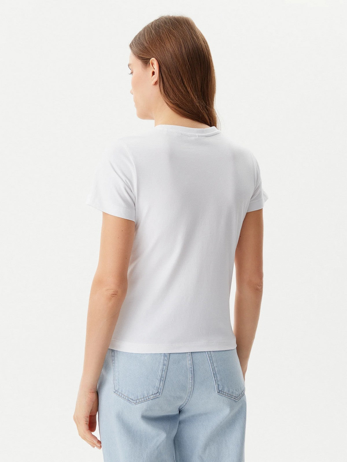 GUESS SPORT T-shirt Donna KAMELIE CN T-SHIRT V5GI15 J1314 G011 Bianco gioboutiqueweb