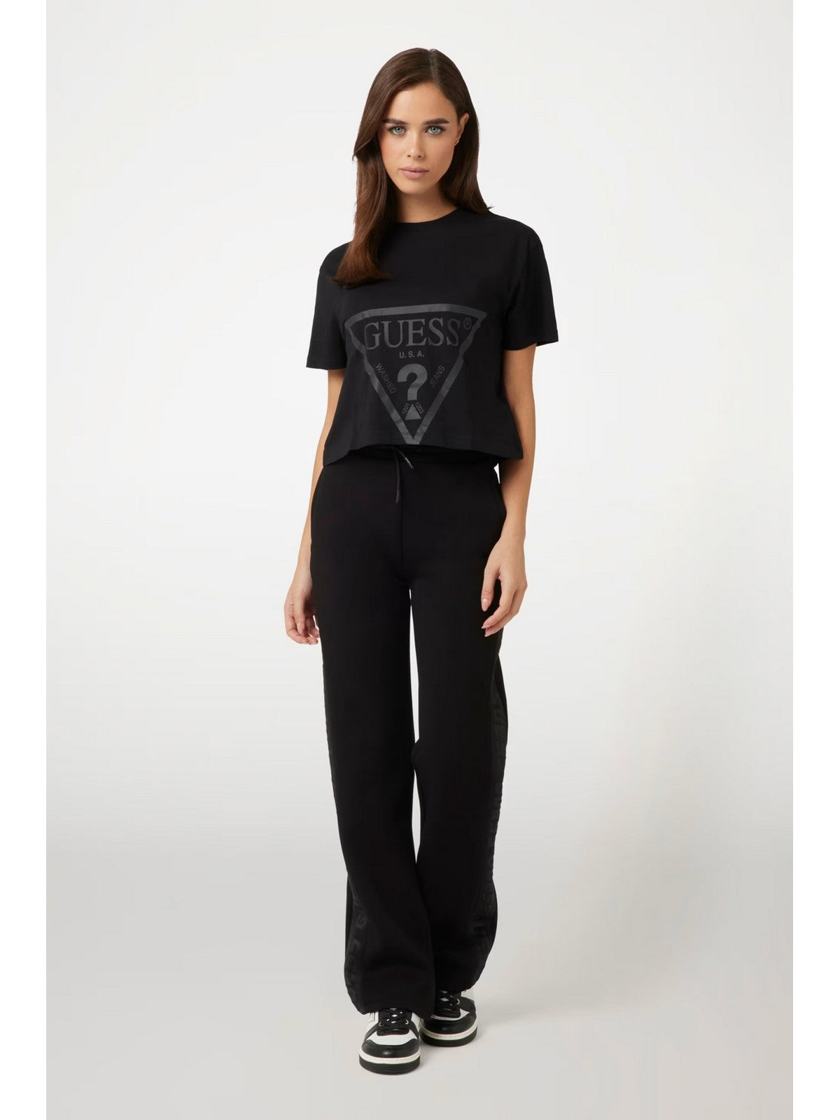 GUESS SPORT T-shirt Donna ADELE CROP T-SHIRT V2YI06 K8HM0 JBLK Jet Black A996
