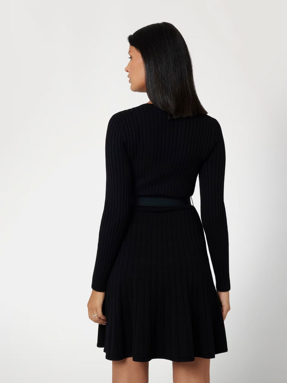 GUESS Abito Donna LS RIB PLEATED PAIGE SWTR DRS W2BK29 Z2YJ2 JBLK Nero gioboutiqueweb