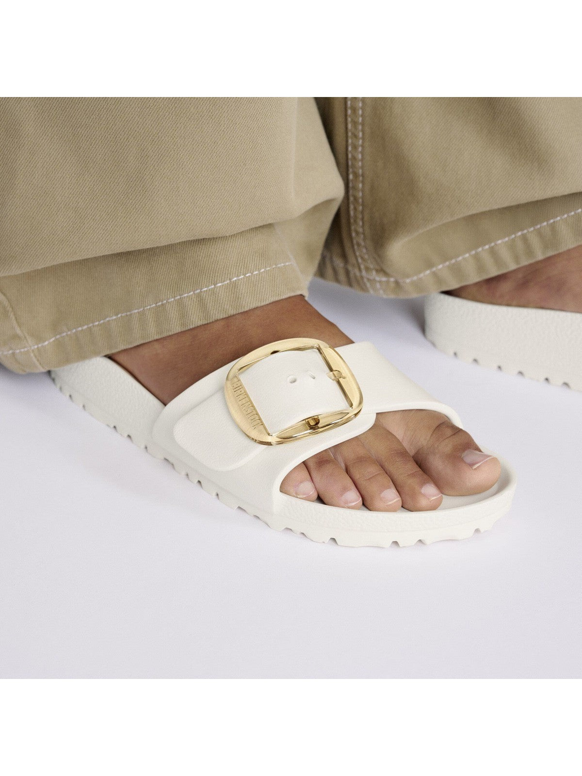 BIRKENSTOCK Sandalo Unisex adulto Madrid Big Buckle EVA eggshell, EVA 1029633 EHHSHELL