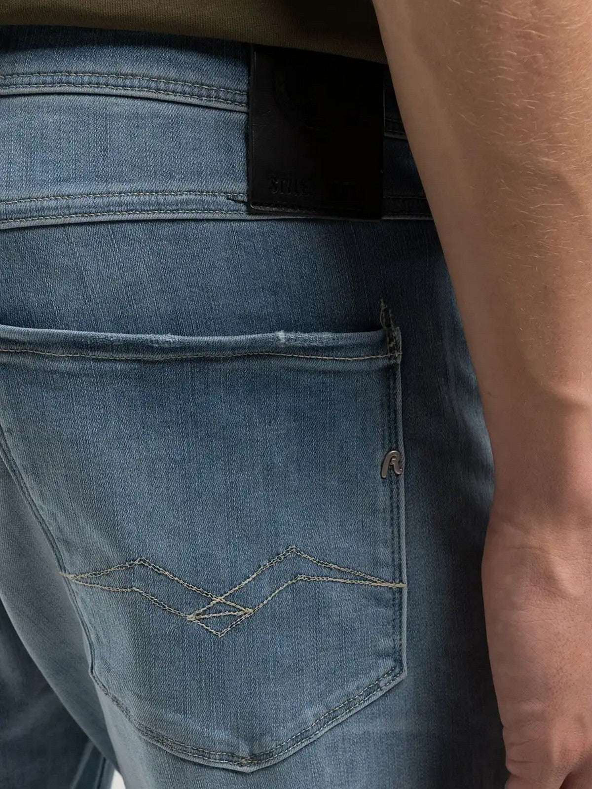 REPLAY Jeans Uomo M914Y000661A05 009 MEDIUM BLUE gioboutiqueweb