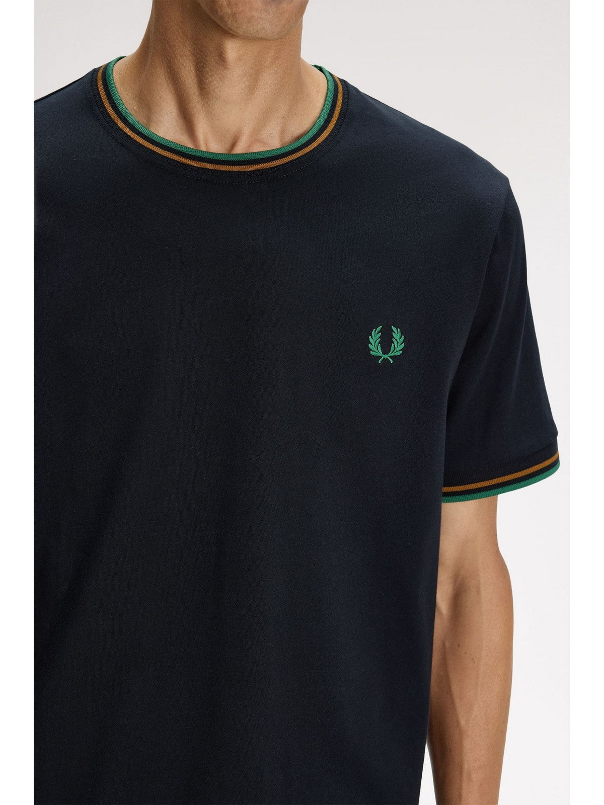 FRED PERRY T-shirt Uomo FP-M1588V 86B NAVY/DRKCML/SPGR