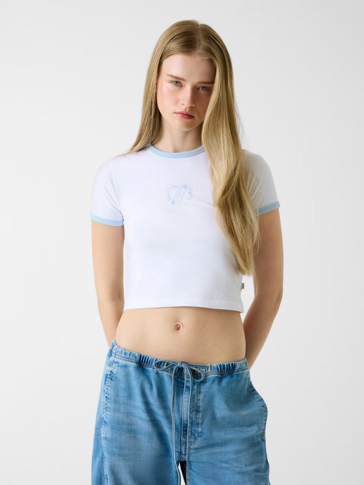 GUESS T-shirt Donna GJ SS CN BABY RINGER HEART TEE W6RI16 J1314 G011 PURE WHITE
