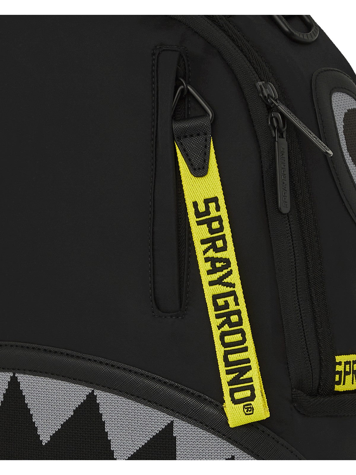 SPRAYGROUND Zaino Uomo SHARK CENTRAL YELLOW TAPE DLX SATIN BACKPACK 910B7736NSZ Nero gioboutiqueweb
