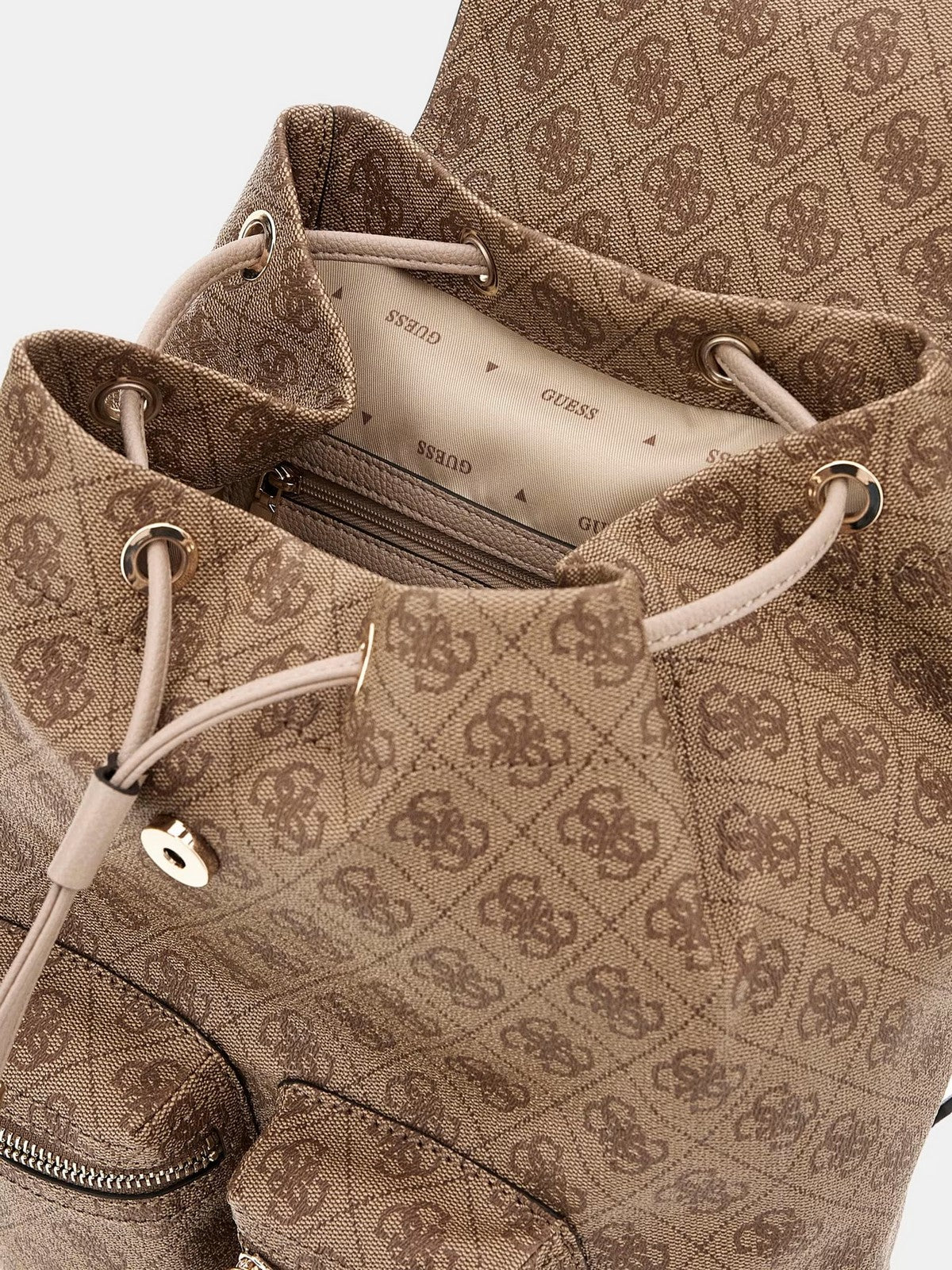 GUESS Zaino Donna MANHATTAN II FLAP BACKPACK HWSG71 18310 LTL LATTE LOGO