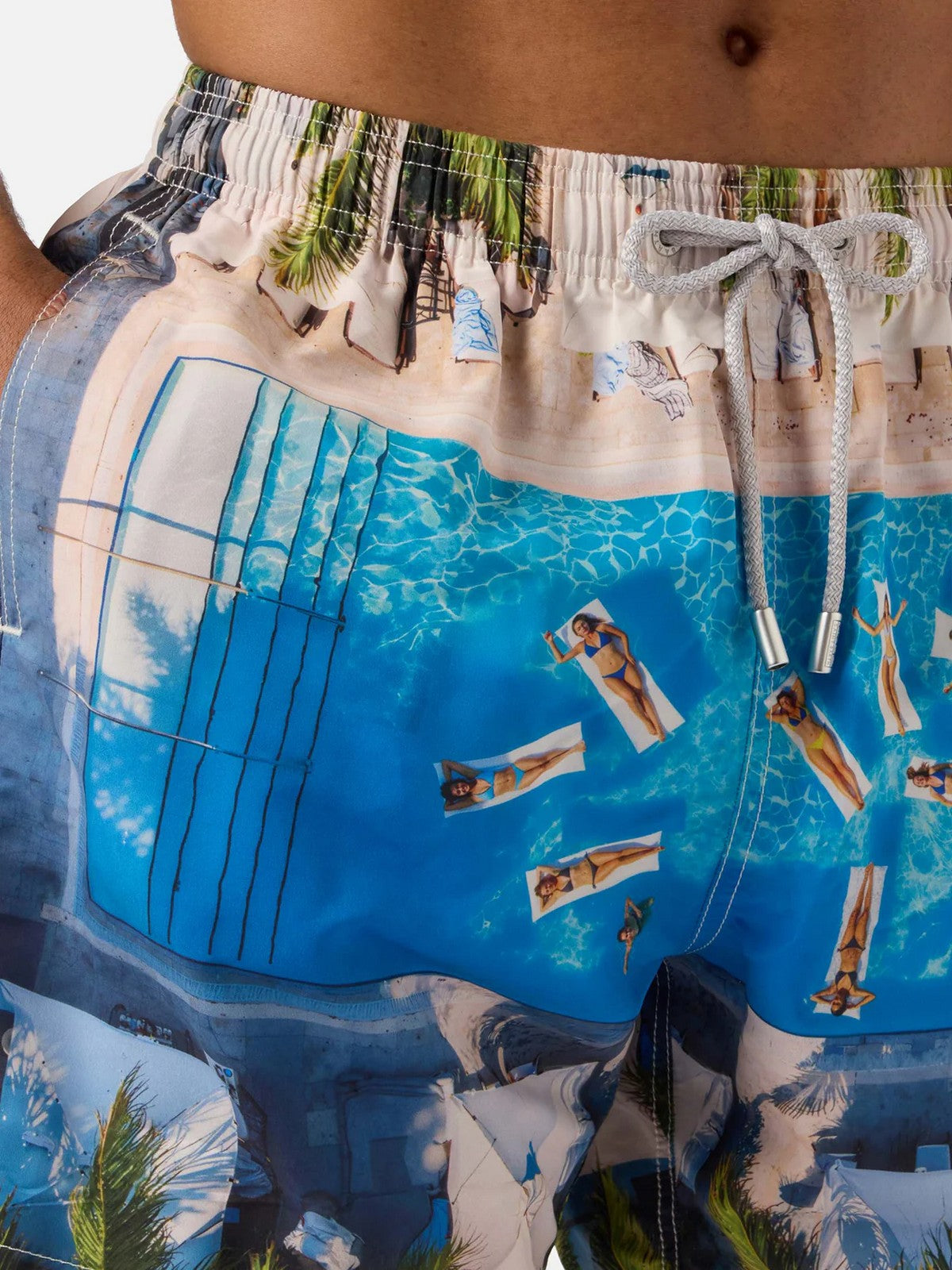 MC2 SAINT BARTH Costume da bagno Uomo GUSTAVIA PLACED PRINT 08216L RD POOL LIFESTYLE 01