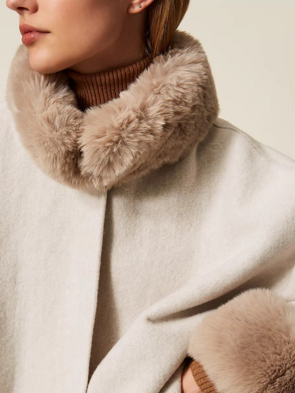 TWINSET Mantella Donna LONG FIBER PONCHO 252TO5130 00282 NEVE