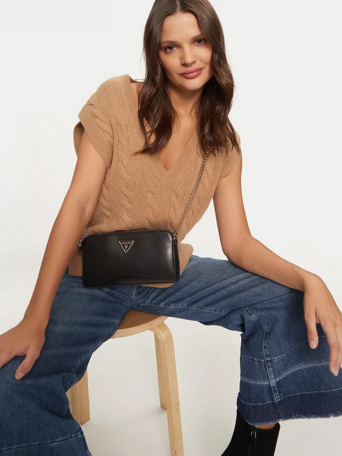 GUESS Borsa Donna DARYNA STATUS CROSSBODY HWVG94 93120 BLA Nero gioboutiqueweb