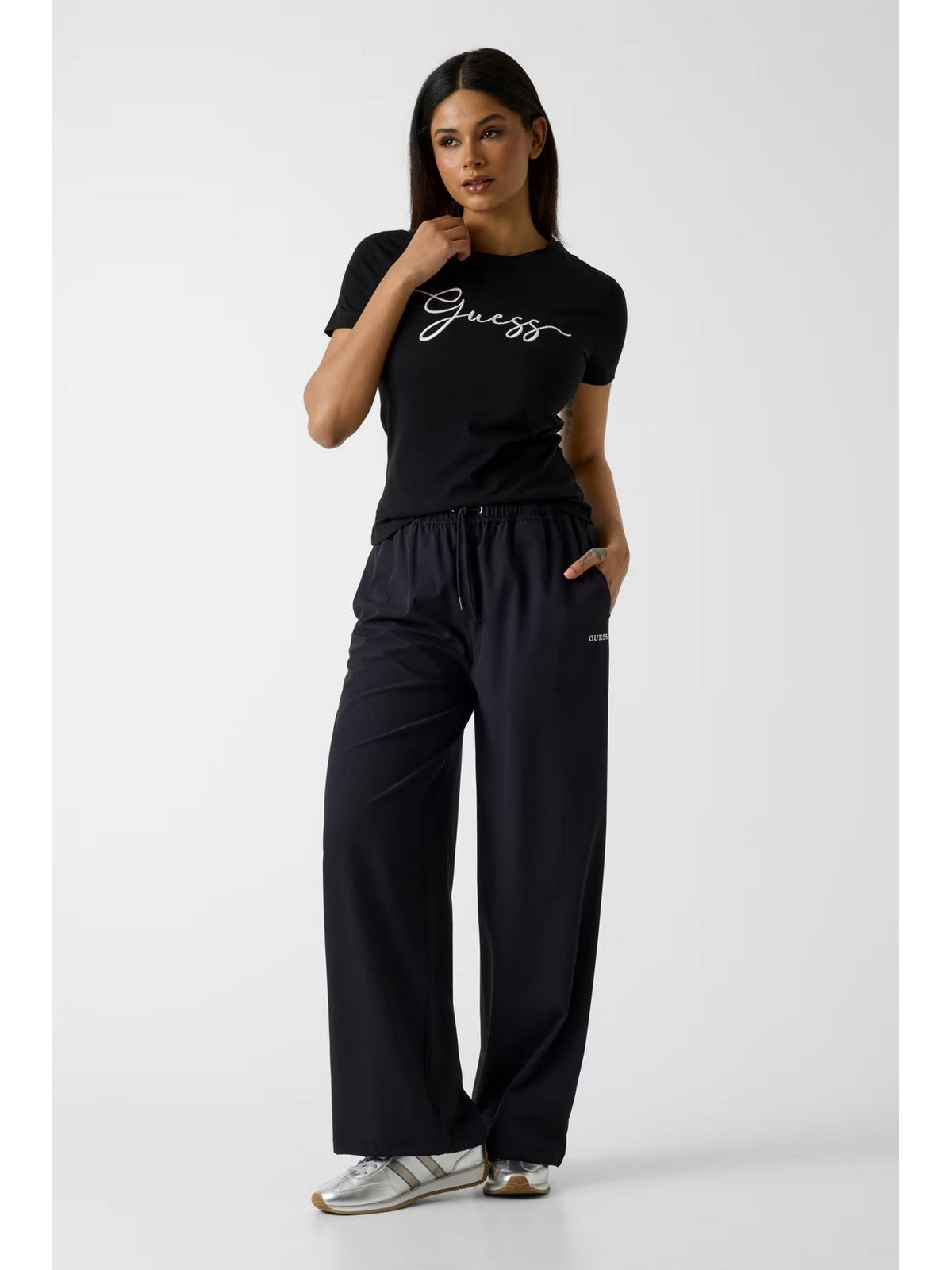 GUESS SPORT T-shirt Donna CIRCE SS CN T-SHIRT V6GI01 K2962 JBLK Jet Black A996