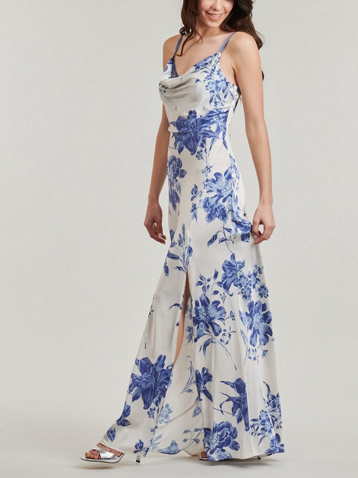 GUESS Abito Donna ADLE LACE NECKLINE LONG DRESS W5GK10 WF1T2 P7WQ Bianco gioboutiqueweb