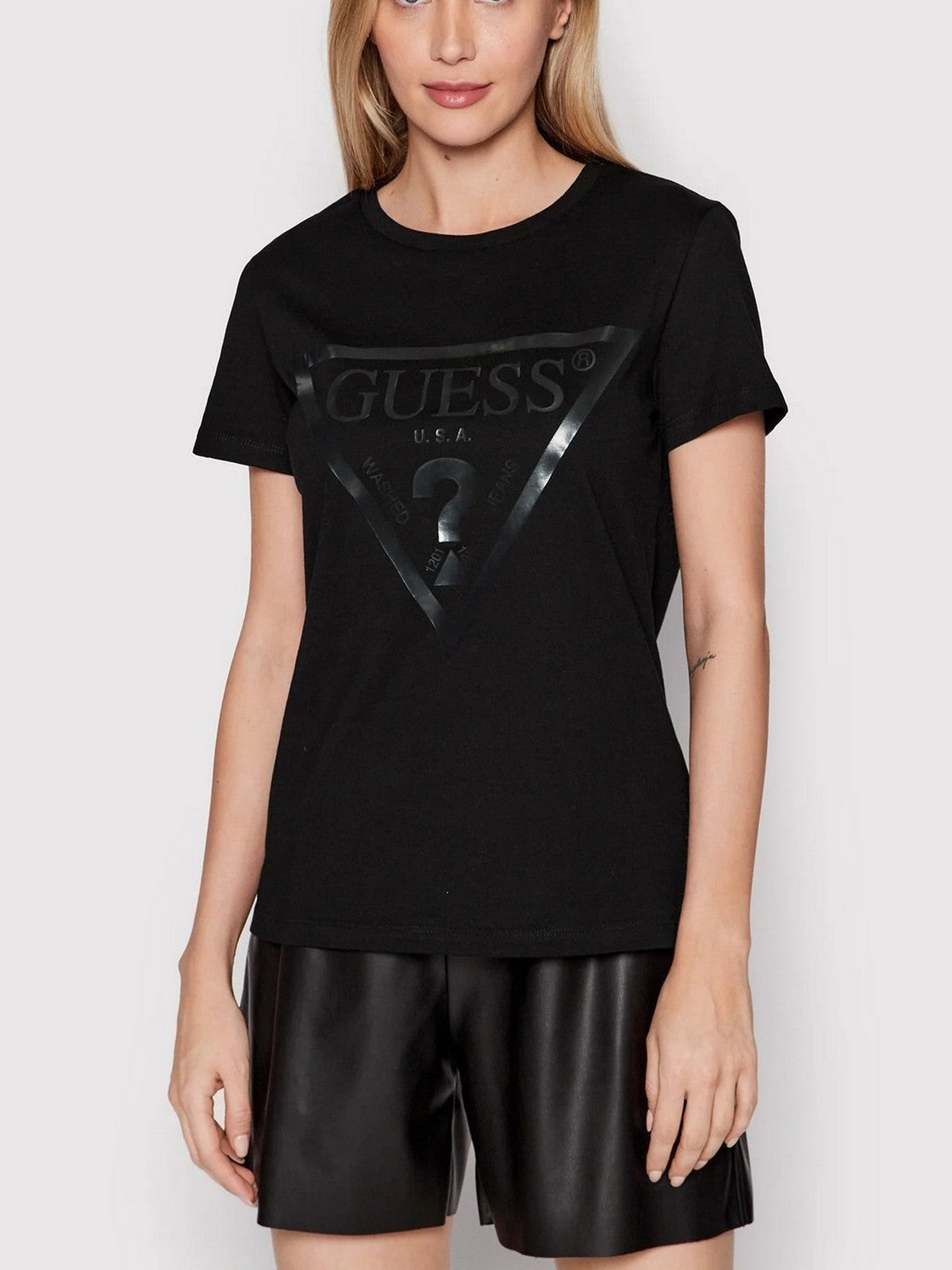 GUESS SPORT T-shirt Donna ADELE SS CN TEE V2YI07 K8HM0 JBLK Nero gioboutiqueweb