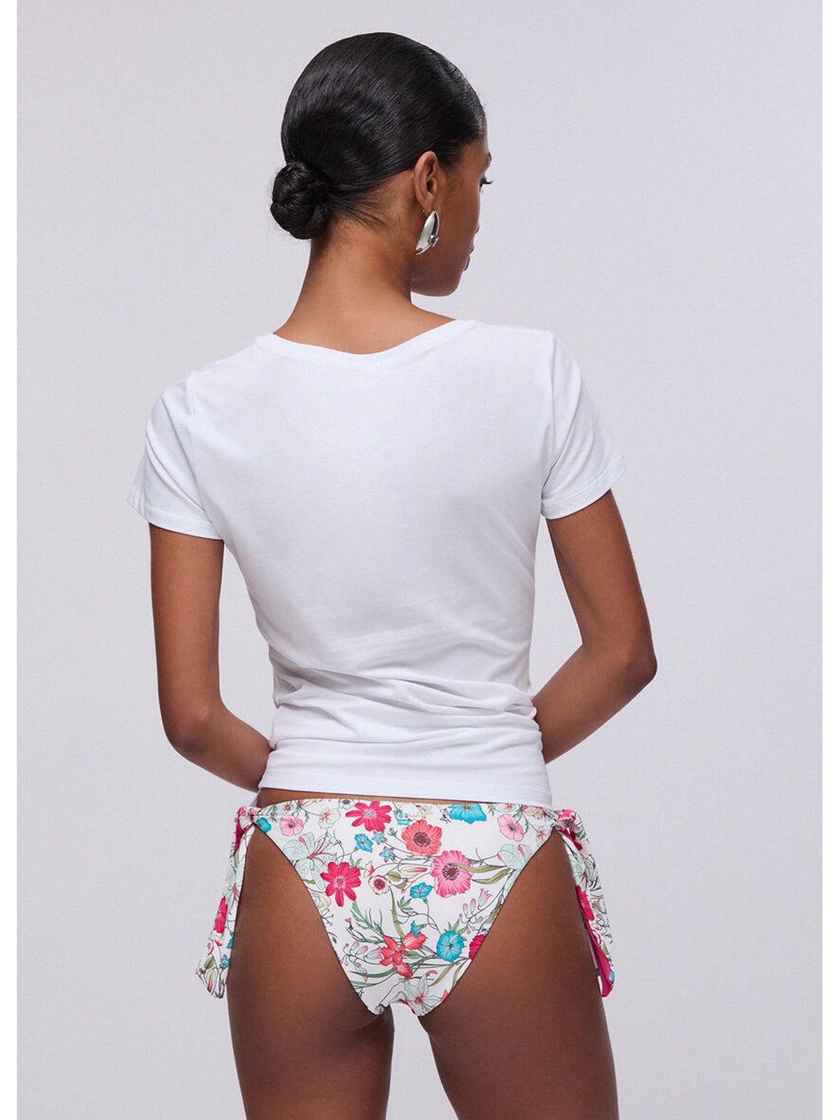 LIU JO BEACHWEAR T-shirt Donna VA6169JS003 Q9136 Bianco/flowers gioboutiqueweb