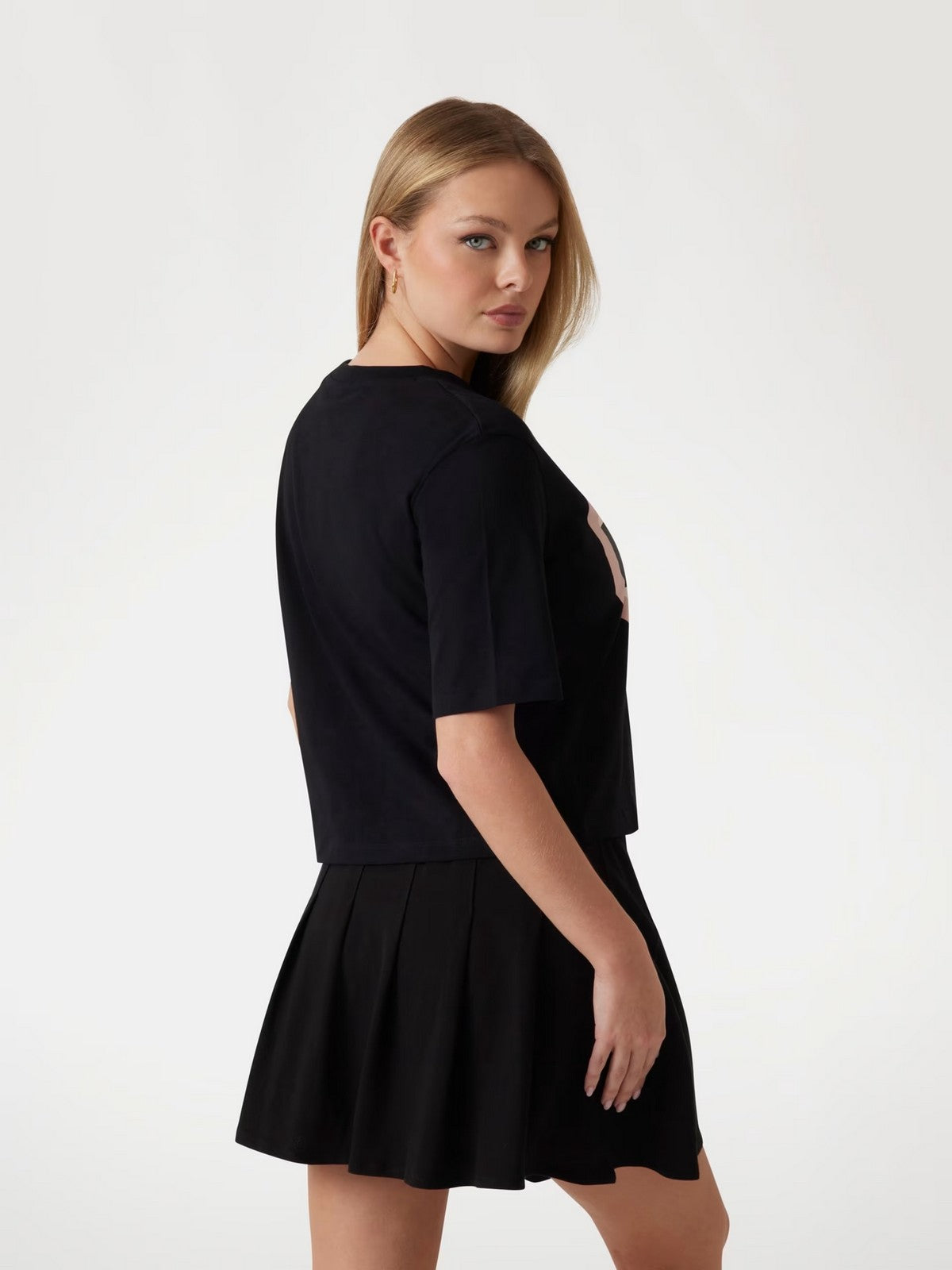 GUESS SPORT T-shirt Donna MONICA BOXY T-SHIRT V5RI01 I3Z14 JBLK Nero gioboutiqueweb