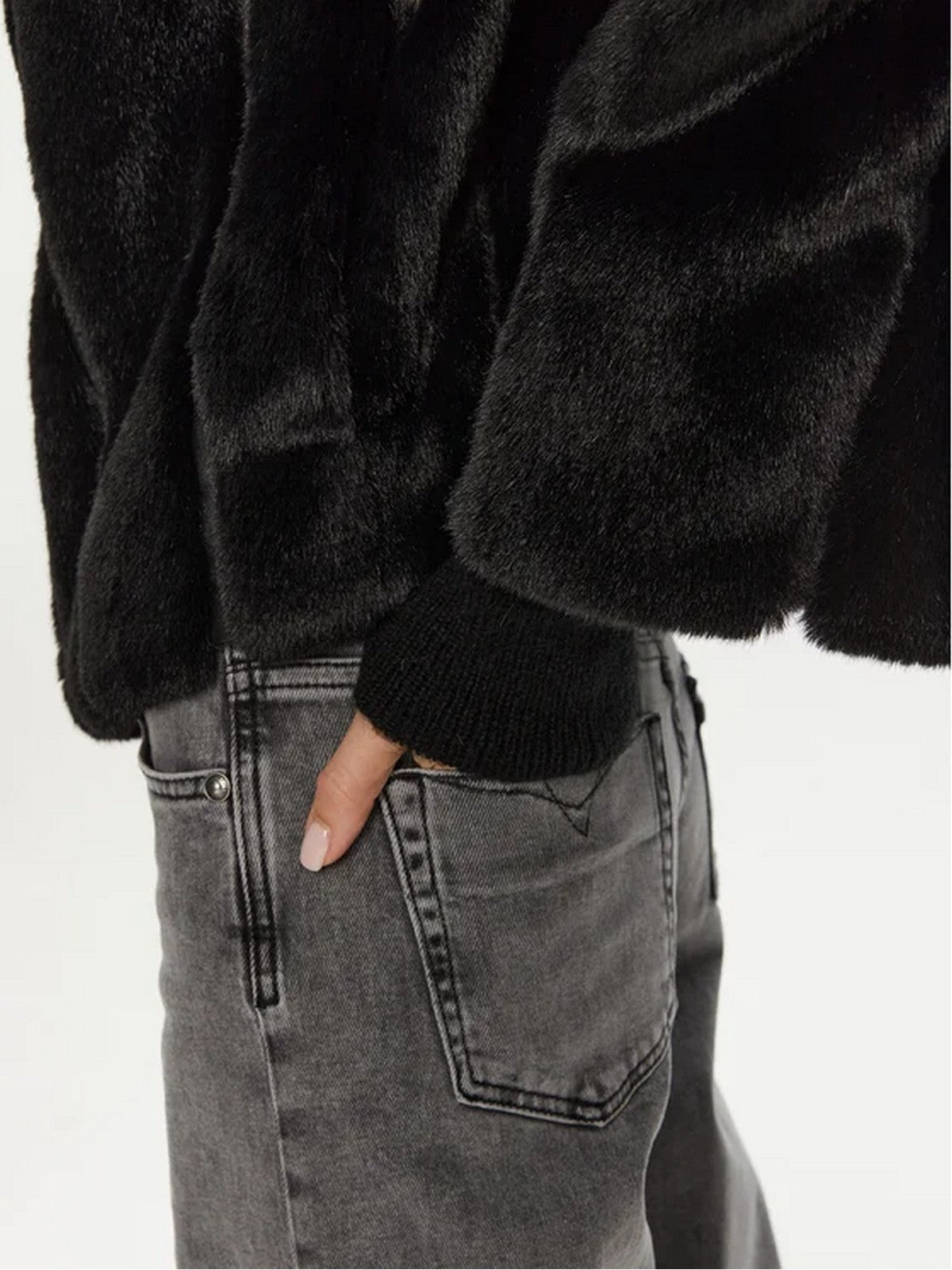 PATRIZIA PEPE Pelliccia Donna 2O0138 E5T7 K103 Nero gioboutiqueweb