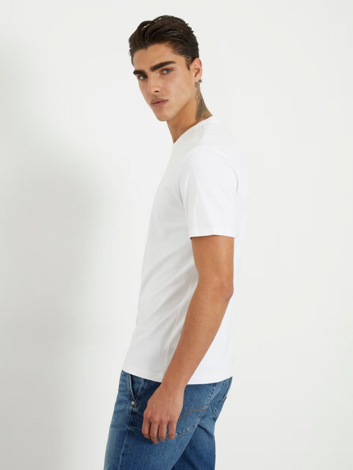 GUESS T-Shirt e Polo Uomo SS CN GUESS BOX CRAC M4RI33 J1314 G011 Bianco gioboutiqueweb