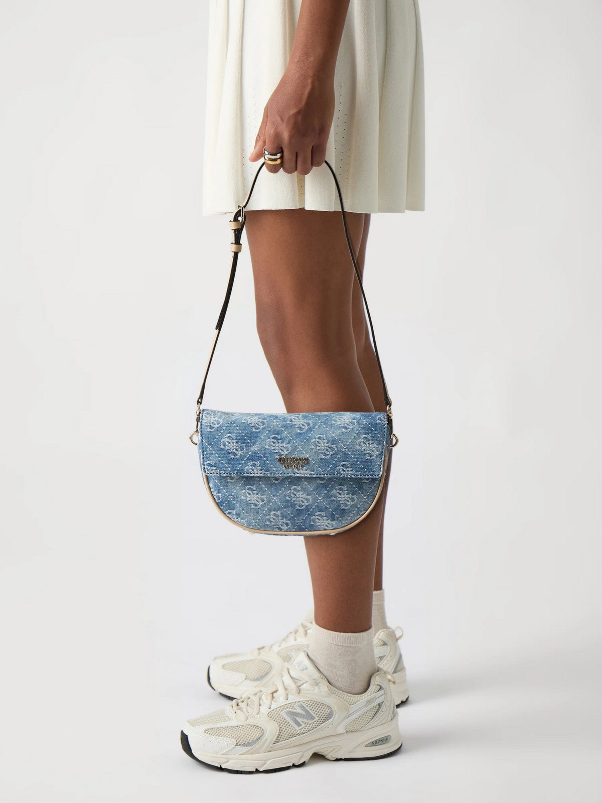 GUESS Borsa Donna CERELIA FLAP SHOULDER BAG HWDG96 45190 DLP Blu gioboutiqueweb