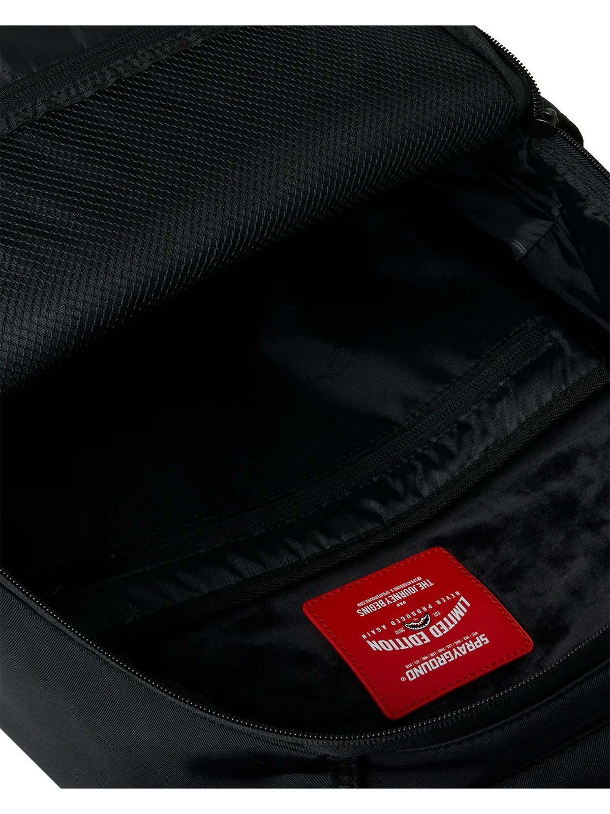 SPRAYGROUND Zaino Unisex adulto SHARK CENTRAL BLACKED OUT EMBOSSED NYLON BACKPACK - 910B9635NSZ gioboutiqueweb