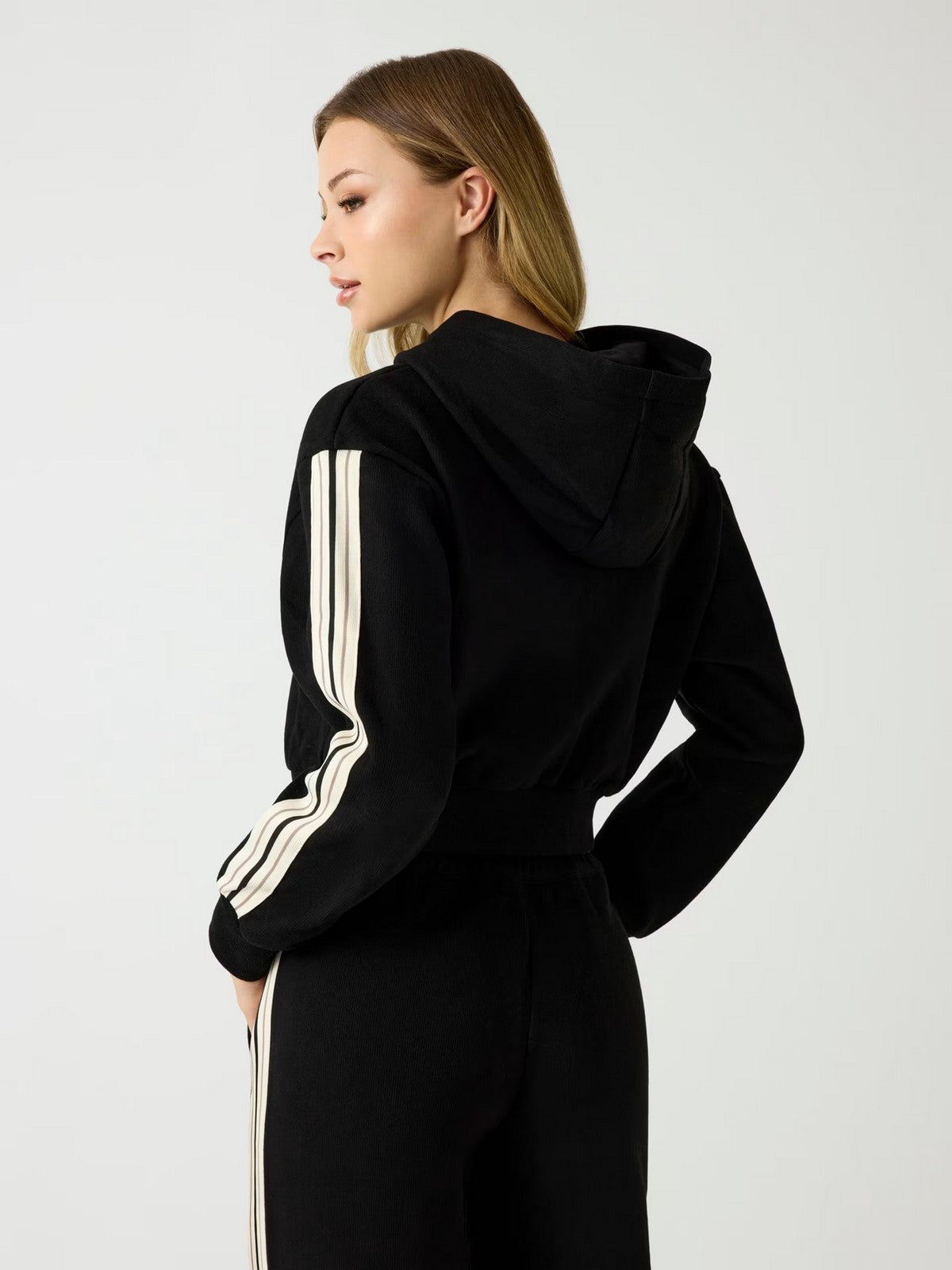 GUESS SPORT Felpa Donna V5BQ17 KCX52 JBLK Jet Black A996