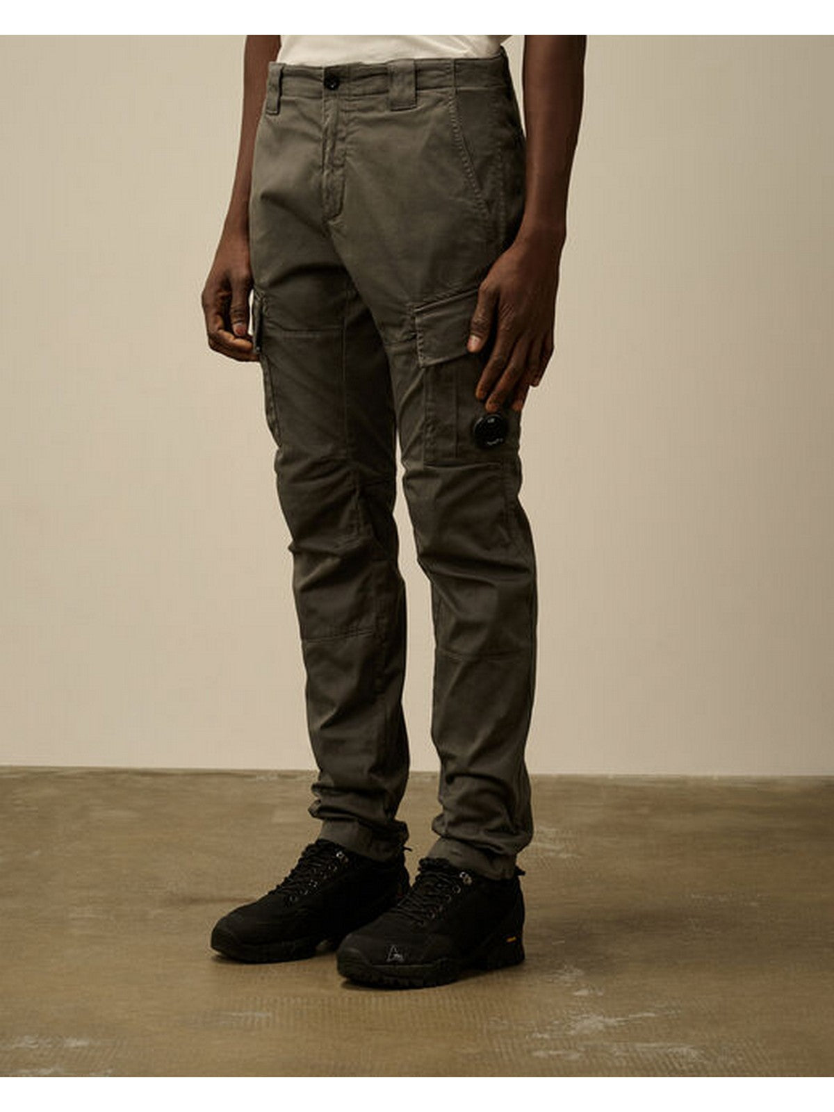 C.P. COMPANY Pantalone Uomo 18CMPA056A005694G 935 Grigio gioboutiqueweb