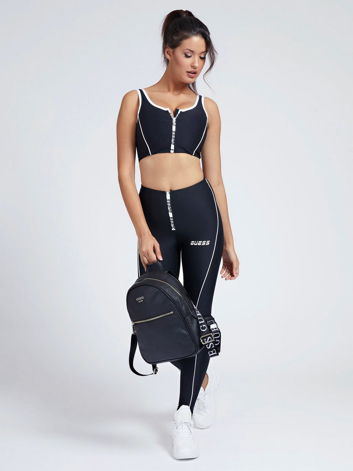 Guess Woman Handbag Hwvg69 95320 BLA BLACK