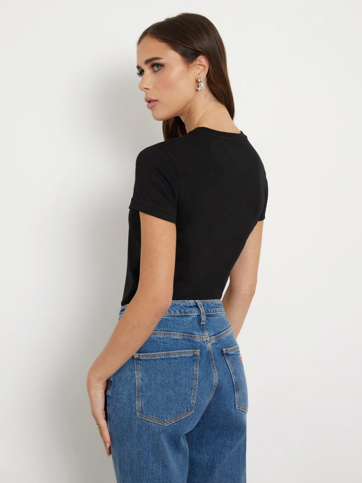 GUESS T-Shirt e Polo Donna SS CN TRIANGLE LEO TEE W4YI40 J1314 JBLK Nero gioboutiqueweb