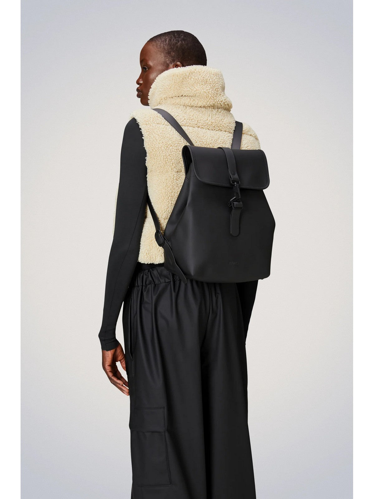 RAINS Zaino Unisex adulto Bucket Backpack W3 13040 01 Black Nero gioboutiqueweb