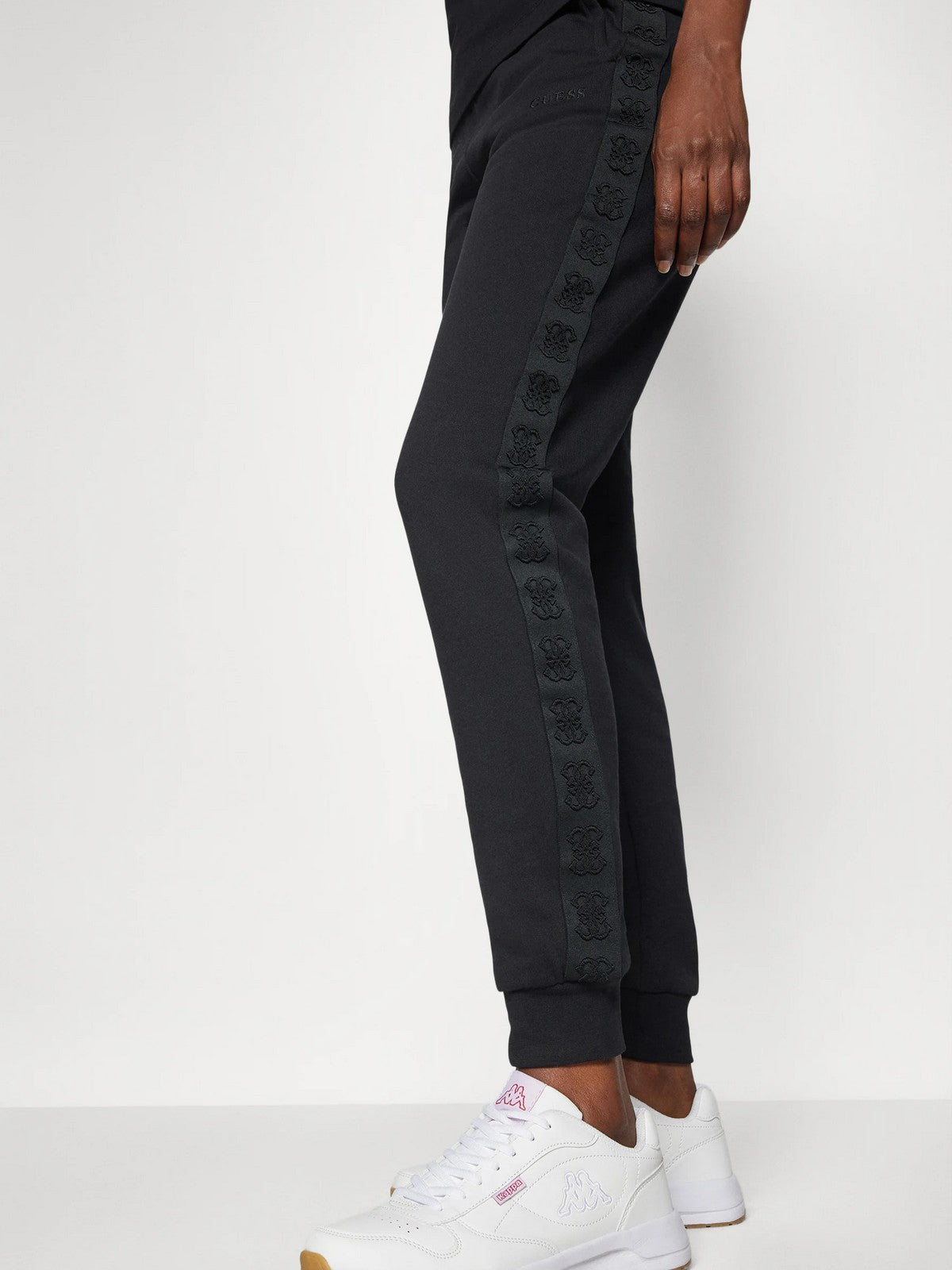 GUESS Pantalone Donna STACIE JOGGER V4BB00 KC5O0 JBLK Nero gioboutiqueweb