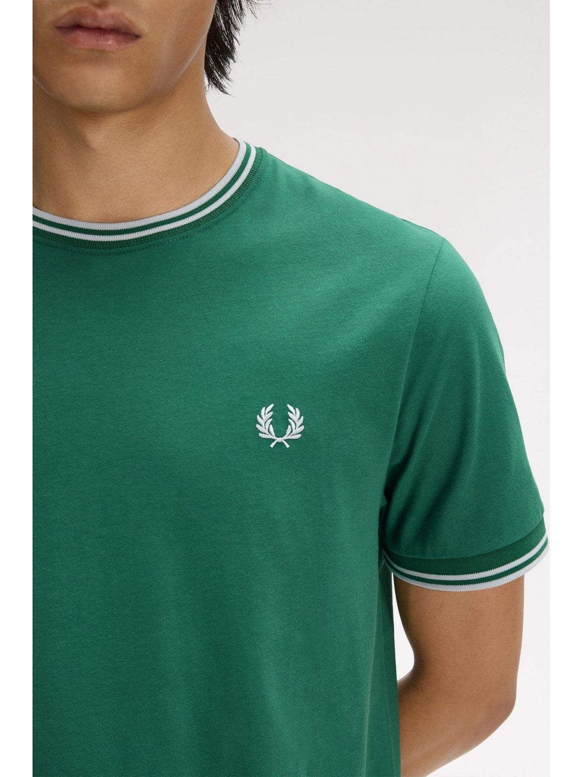 FRED PERRY T-shirt Uomo  FP-M1588V 81B SPTGRN/LTIC/LTIC