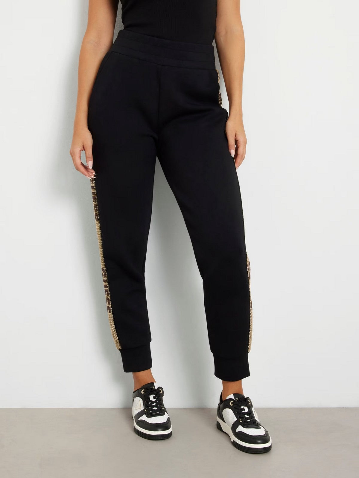 GUESS Pantalon Femme STUDS LOGO SWEATPANTS W4YB40 KBYE2 JBLK Noir