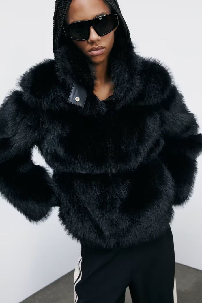 PATRIZIA PEPE Pelliccia Donna  2O0174 E077 K103 NERO