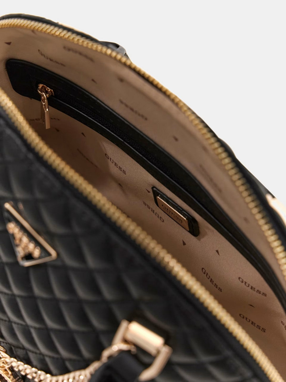 GUESS Borsa Donna EVERLEE DOME SATCHEL HWEG86 79050 BLA BLACK