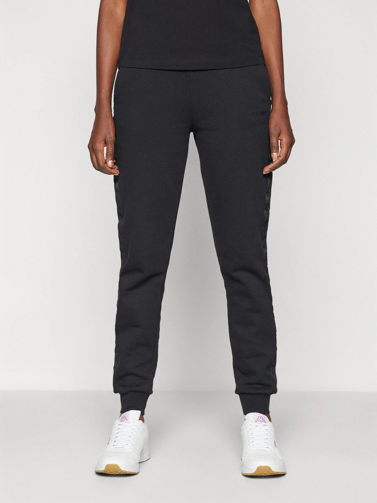 GUESS Pantalone Donna STACIE JOGGER V4BB00 KC5O0 JBLK Nero gioboutiqueweb