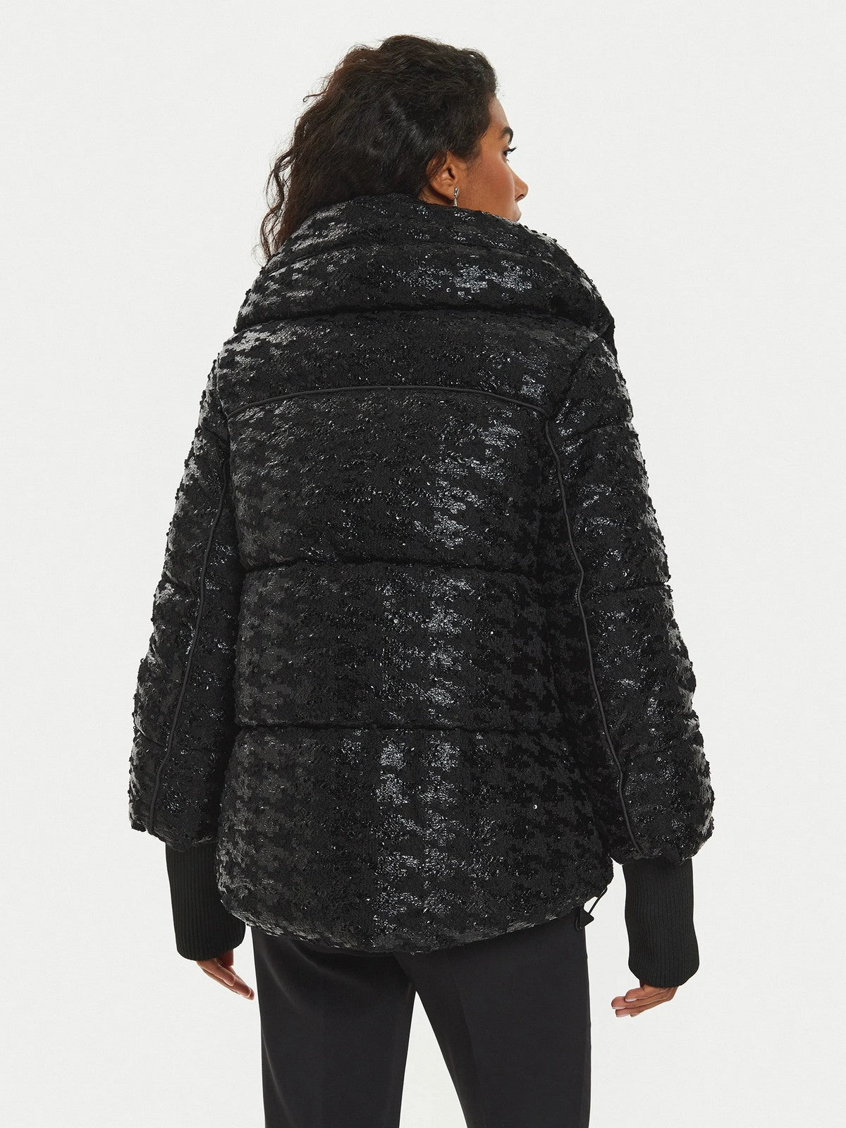 GUESS Piumino Donna MELIE HOUNDSTOOTH PUFFER W4BL57 WGL40 FS27 Nero gioboutiqueweb