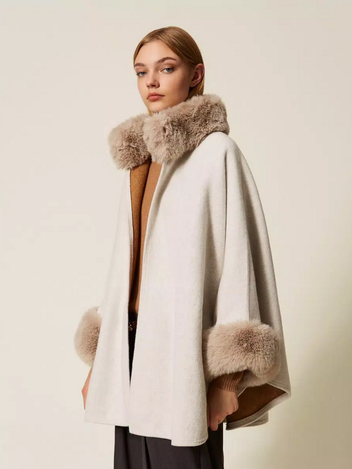 TWINSET Mantella Donna LONG FIBER PONCHO 252TO5130 00282 NEVE