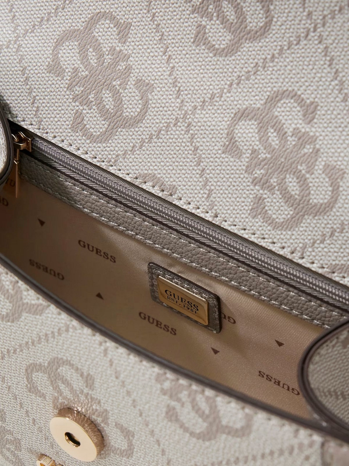 GUESS Borsa Donna KARNILLA LOGO FLAP SHLDR BAG HWOS99 01190 DKO DARK TAUPE LOGO