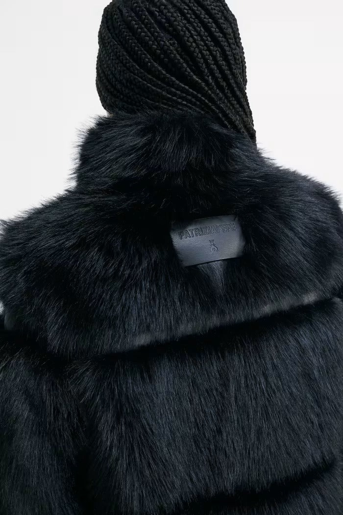 PATRIZIA PEPE Pelliccia Donna  2O0174 E077 K103 NERO