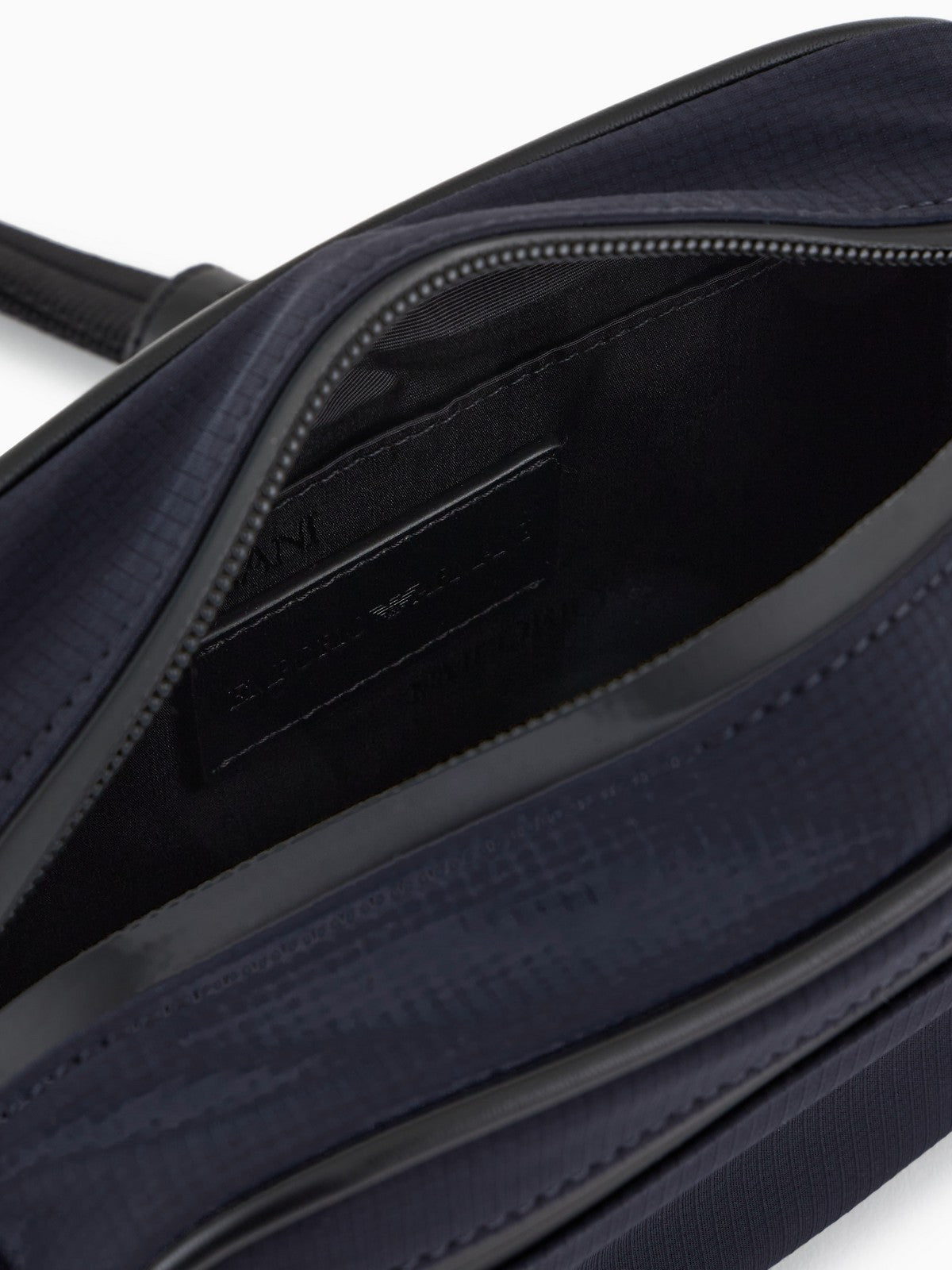 EMPORIO ARMANI Tech case Uomo  EM001220 AF13841 UB118 Blu