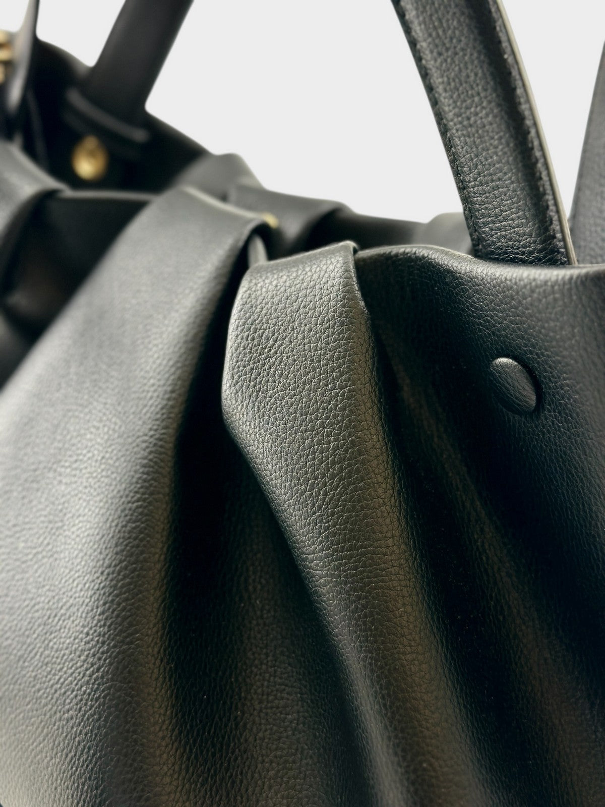 THEMOIRè Athena bottolato bag black eco-friendly design 