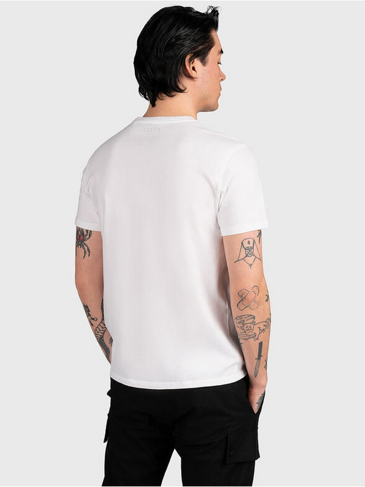 GUESS T-shirt Uomo SS BSC CLSC TRI LOGO CRW T M2GI68 KBA60 G011 PURE WHITE gioboutiqueweb