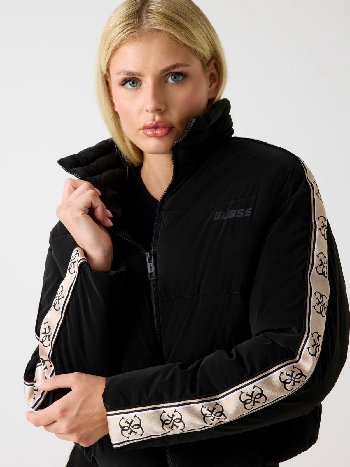 GUESS SPORT Piumino Donna  V5BL11 WGYC2 JBLK Jet Black A996