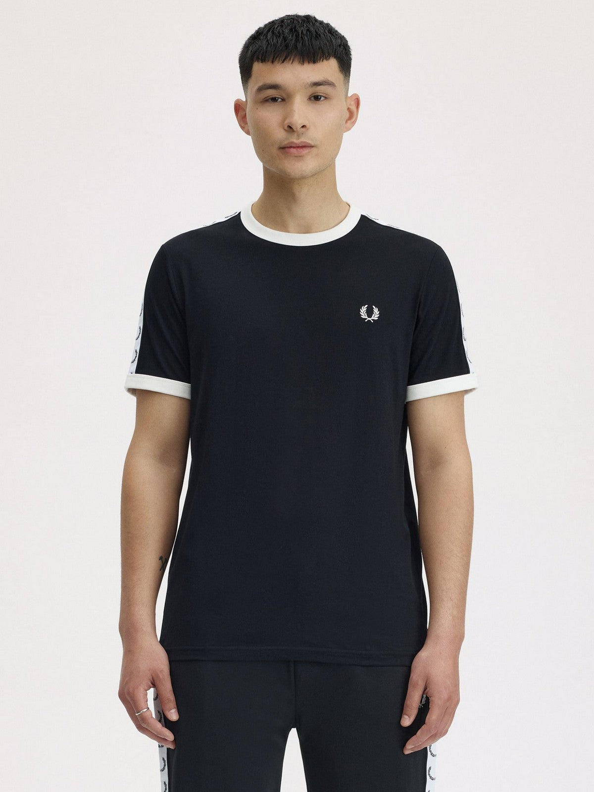 FRED PERRY T-shirt Uomo FP TAPED RINGER T-SHIRT FP-M4620-57 102 BLACK