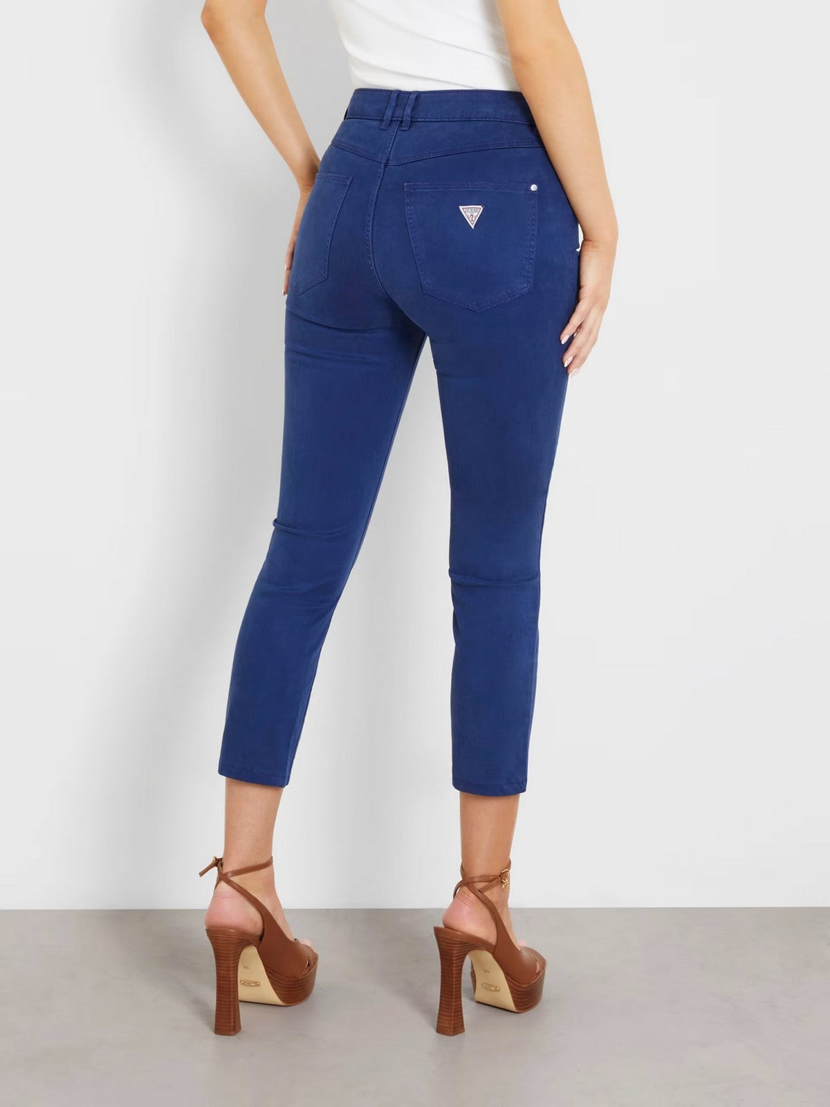 GUESS Pantalon Femme 1981 Capri W4GA91 W93CE G7K5 Bleu