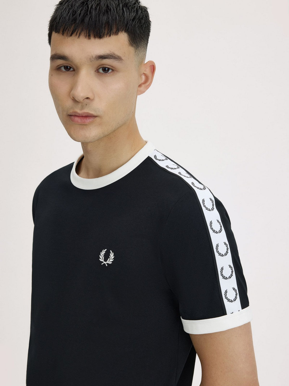 FRED PERRY T-shirt Uomo FP TAPED RINGER T-SHIRT FP-M4620-57 102 BLACK